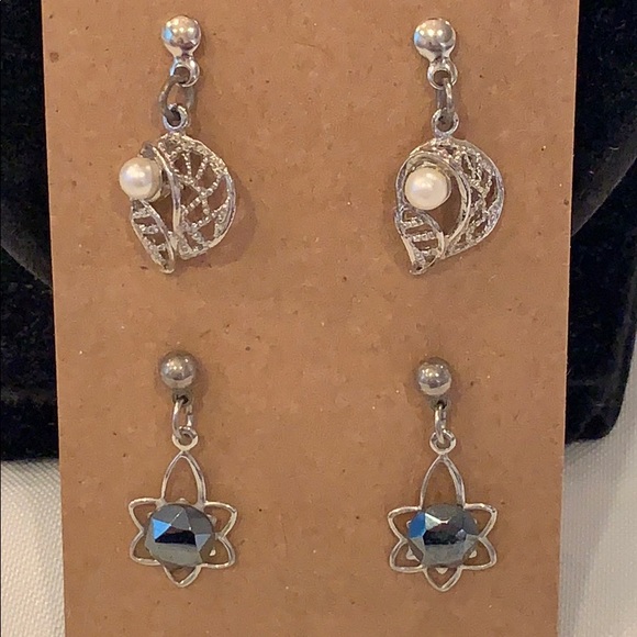 π5/25 2 delicate dangle drop pearl dainty